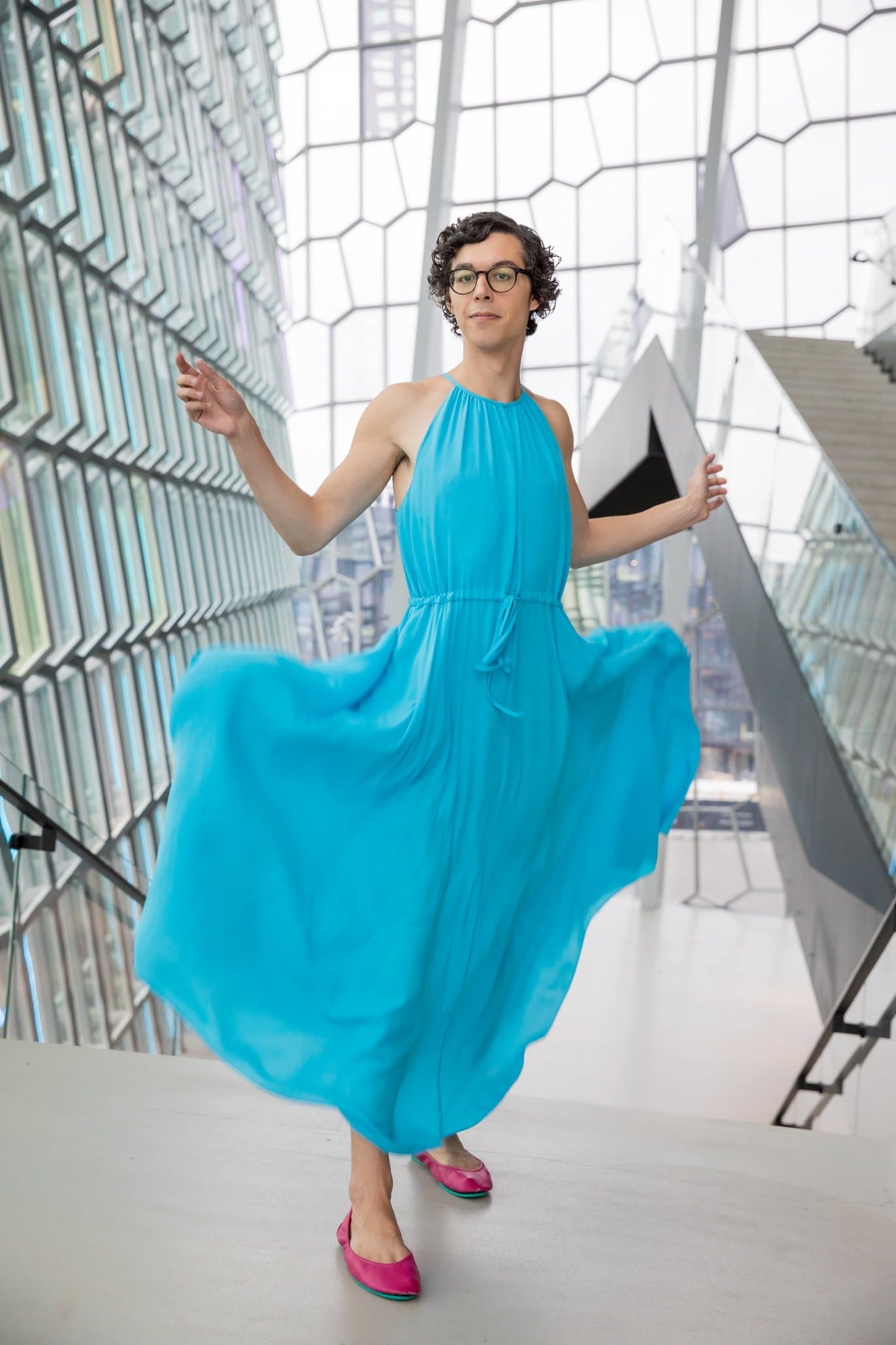 Blue outfit in Harpa atrium